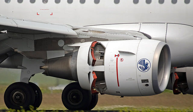 thrust reverser